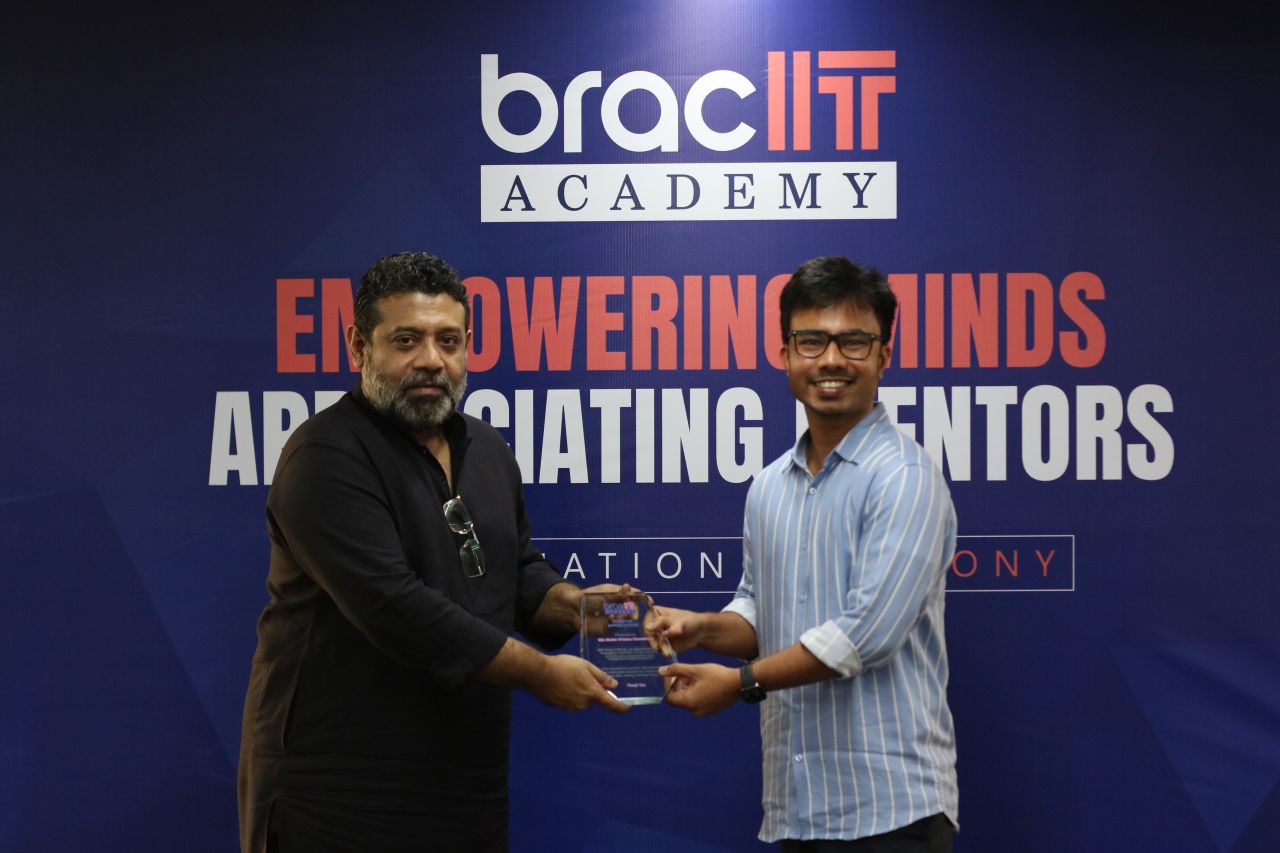 Receiving the Best Mentor Award at BRAC IT